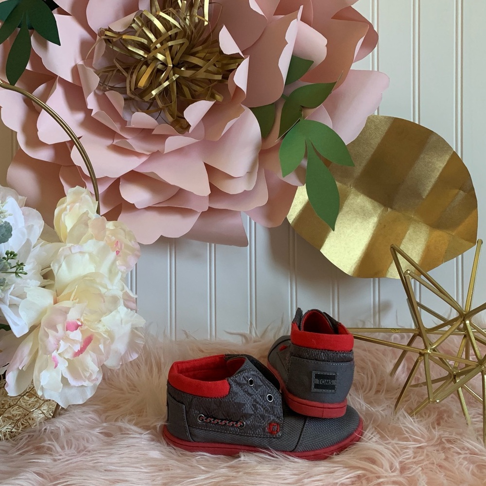 Toddler boys TOMS